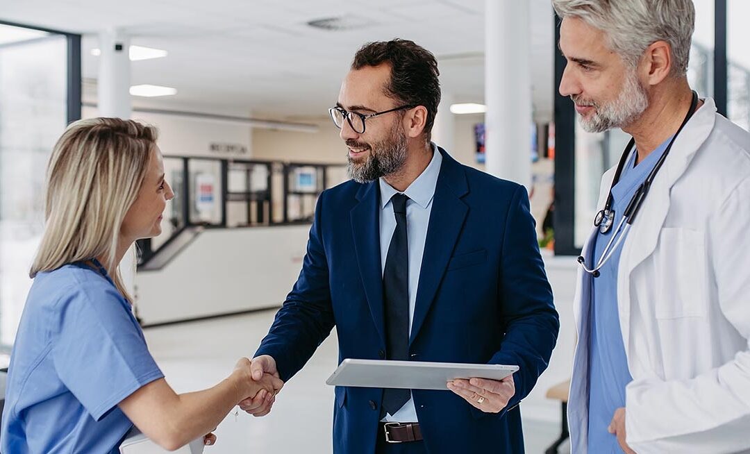 Cláusulas clave en la Póliza de Responsabilidad Civil para Instituciones Médicas: ¿Sabes realmente qué estás contratando?