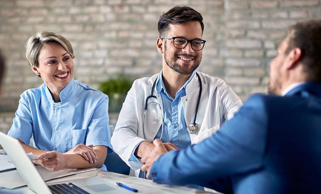 Un blindaje legal y financiero para instituciones de salud: Póliza de Responsabilidad Civil Médica
